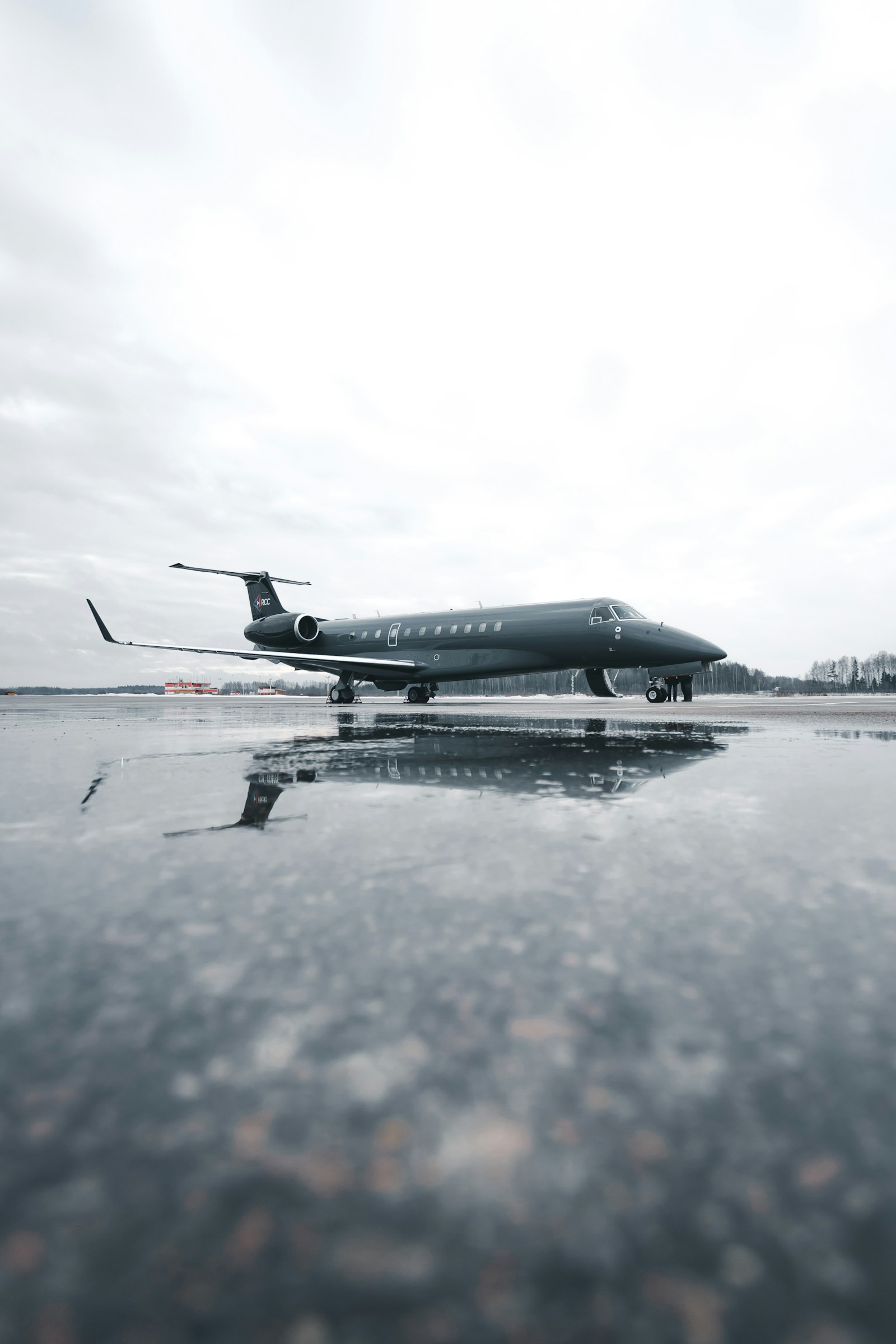 Private jets compared on the apron
